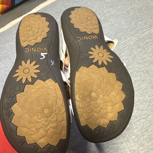 Vionic Amber Sandals Womens Size 7 Strappy Patent Leather White Aqua Gems - Picture 5 of 8